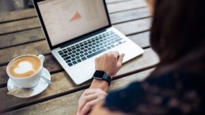 ITコンサルとして働く女性