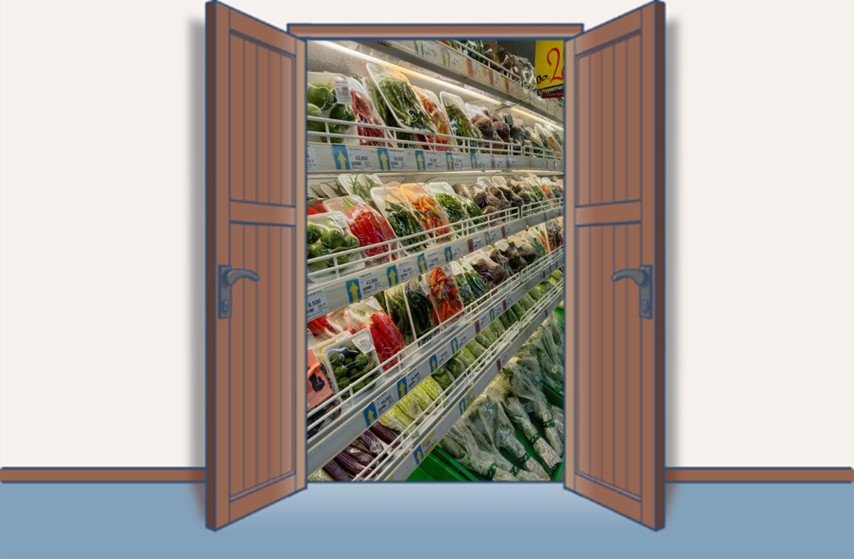 スーパーマーケットの新鮮な野菜売り場